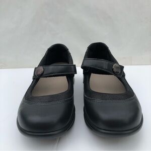 Women's black leather wedge shoes